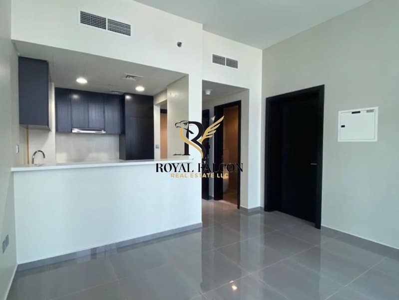 POOL VIEW | HIGH FLOOR | NEAR METRO POOL VIEW | HIGH FLOOR | NEAR METRO