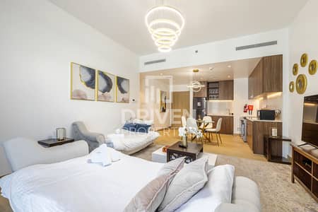 1 Bedroom Flat for Rent in Jumeirah, Dubai - Fully Furnished with Partial Marina View