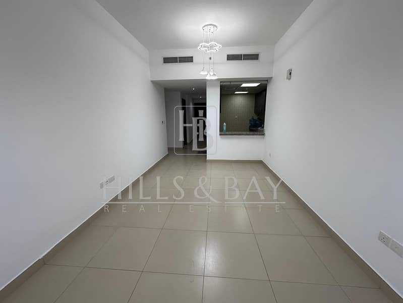 Spacious + Store Room | Chiller Free | Lake view Spacious + Store Room | Chiller Free | Lake view