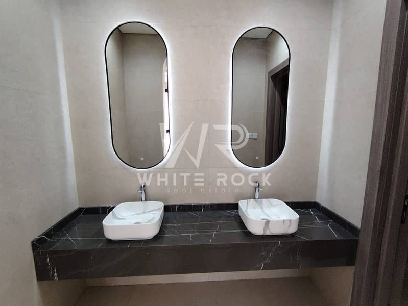 19 ef13ec8b-3394-453e-ac5b-9ada68badeff. jpg