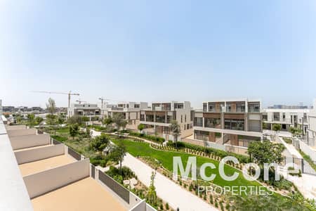 4 Bedroom Villa for Rent in Tilal Al Ghaf, Dubai - Upgraded | Corner Unit | Green Belt