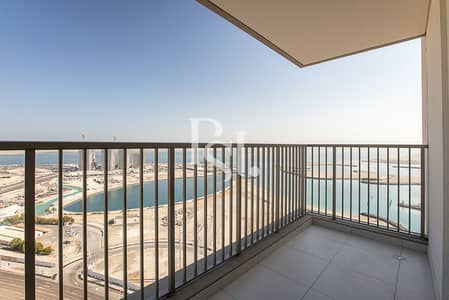 3 Bedroom Flat for Sale in Al Reem Island, Abu Dhabi - reflection-al-reem-island-shams-abu-dhabi-balcony-panoramic-sea-view (2). JPG