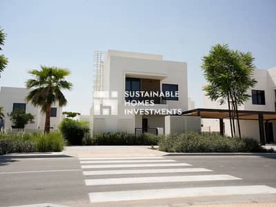 Singe Row | Ready To Move In | Luxurious Living !