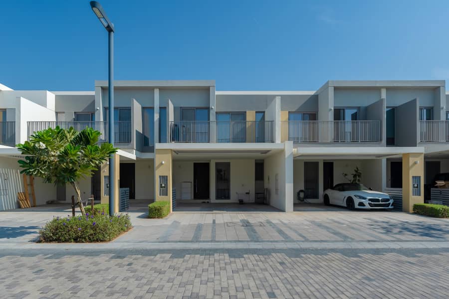 Single Row | Vacant Now | Near Pool Single Row | Vacant Now | Near Pool