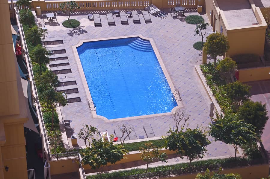 39 JBR-Shams 4 1306-pool-H. jpg