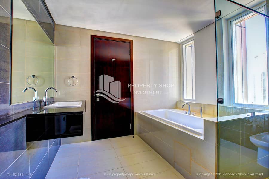 14 3-br-apartment-abu-dhabi-al-reem-island-marina-square-mag-5-residences-master-bathroom. JPG
