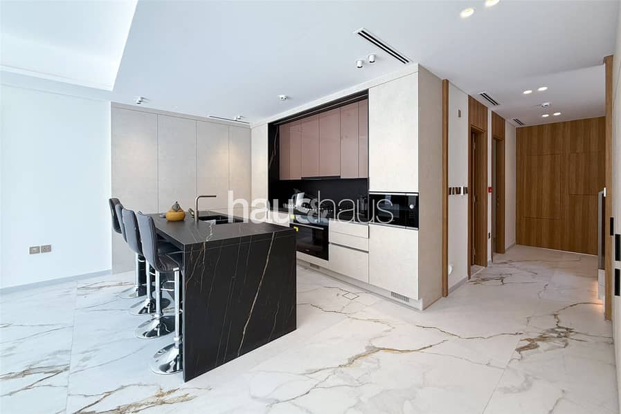 Corner Lagoon | Pristine Unit | Furnished Option Corner Lagoon | Pristine Unit | Furnished Option