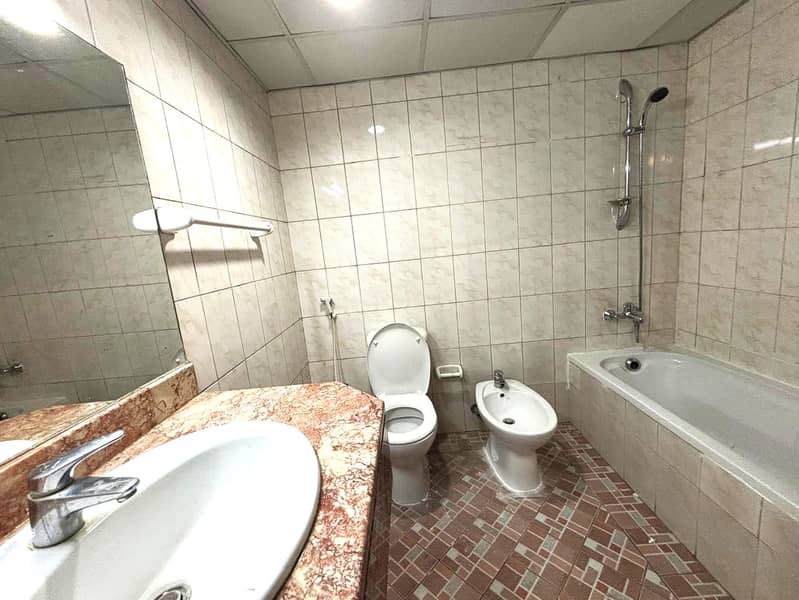 16 WASHROOM 1. jpg