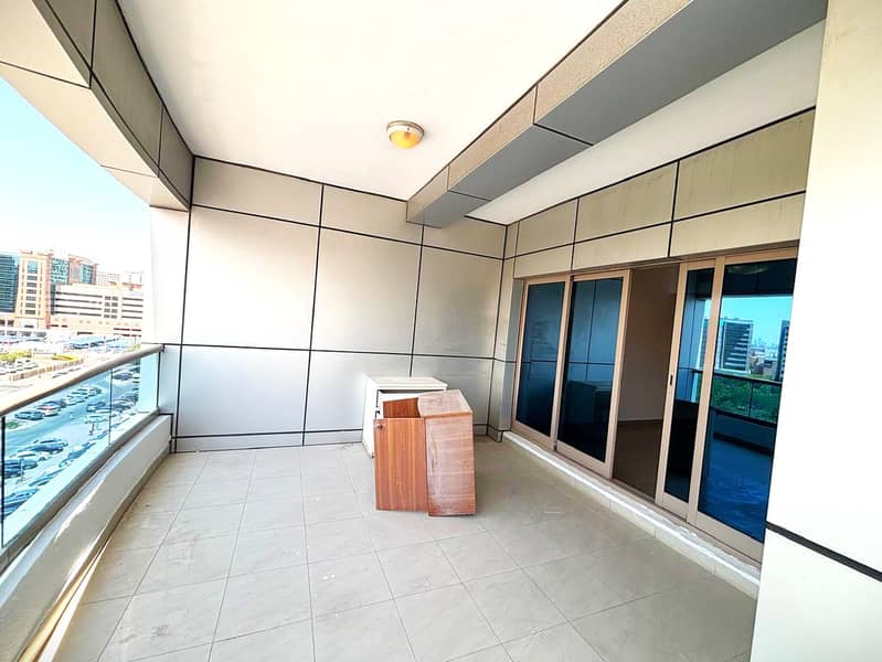 21 BALCONY. jpg