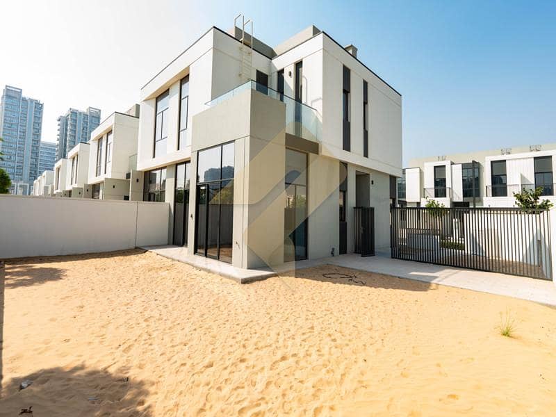 Corner Unit | Close to Gate Entrance | Park Facing