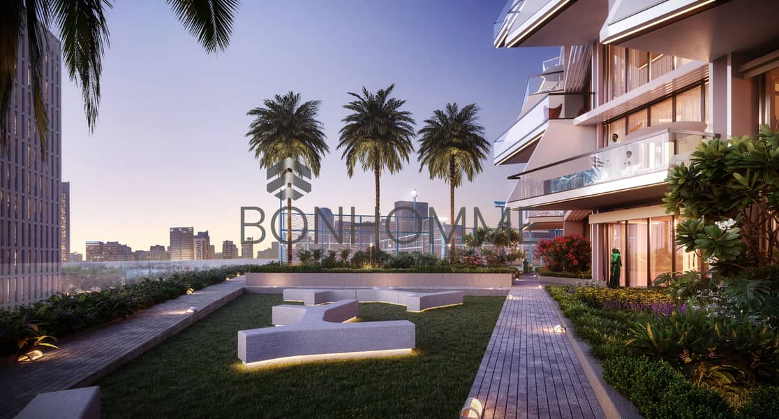 15 Exterior Royale 5. jpg