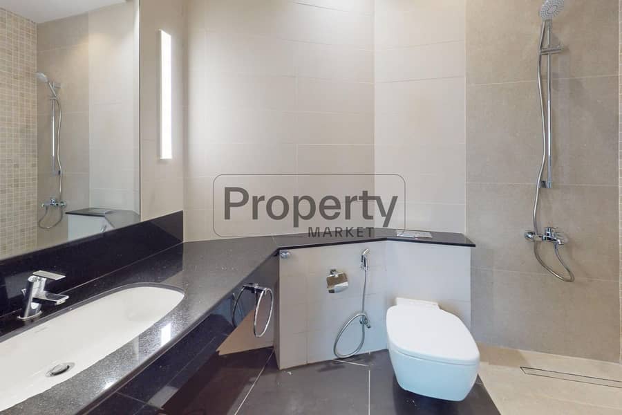 13 U-0556-DIFC-Central-Park-Tower-1BR-Bathroom. jpg