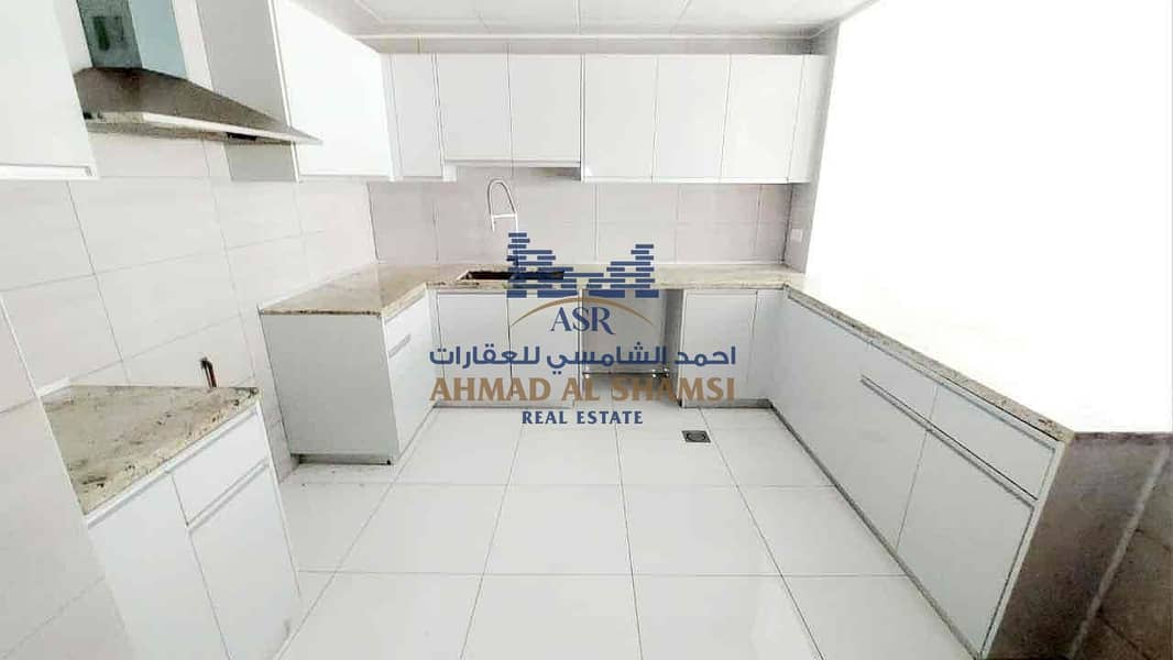 12 e61de742-dc3d-49cc-bb9d-807a02aa0462. jpg