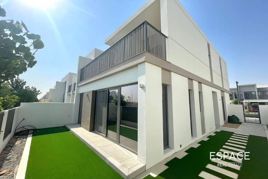 位于蒂拉尔阿尔加夫综合社区,伊兰住宅区 4 卧室的别墅 220000 AED - 11483964 位于蒂拉尔阿尔加夫综合社区,伊兰住宅区 4 卧室的别墅 220000 AED - 11483964