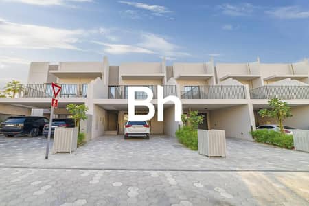 تاون هاوس 3 غرف نوم للايجار في مدينة محمد بن راشد، دبي - تاون هاوس في MAG City،دستركت 7،مدينة محمد بن راشد 3 غرف 200000 درهم - 11066653