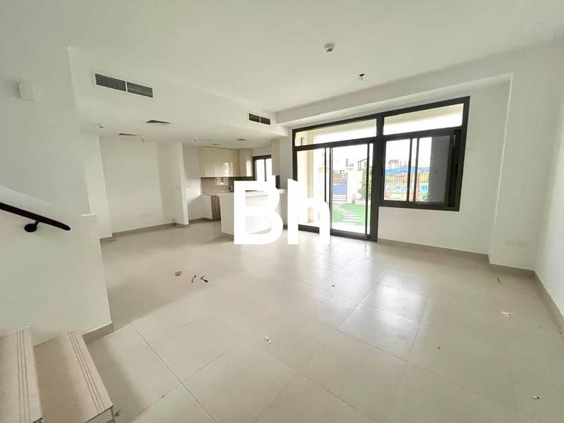 Таунхаус в Таун Сквер,Реем Таунхаусес, 4 cпальни, 210000 AED - 11067609 Таунхаус в Таун Сквер,Реем Таунхаусес, 4 cпальни, 210000 AED - 11067609