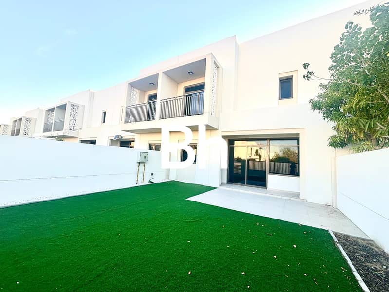 Таунхаус в Таун Сквер,Нур Таунхаусы, 3 cпальни, 145000 AED - 11244373 Таунхаус в Таун Сквер,Нур Таунхаусы, 3 cпальни, 145000 AED - 11244373