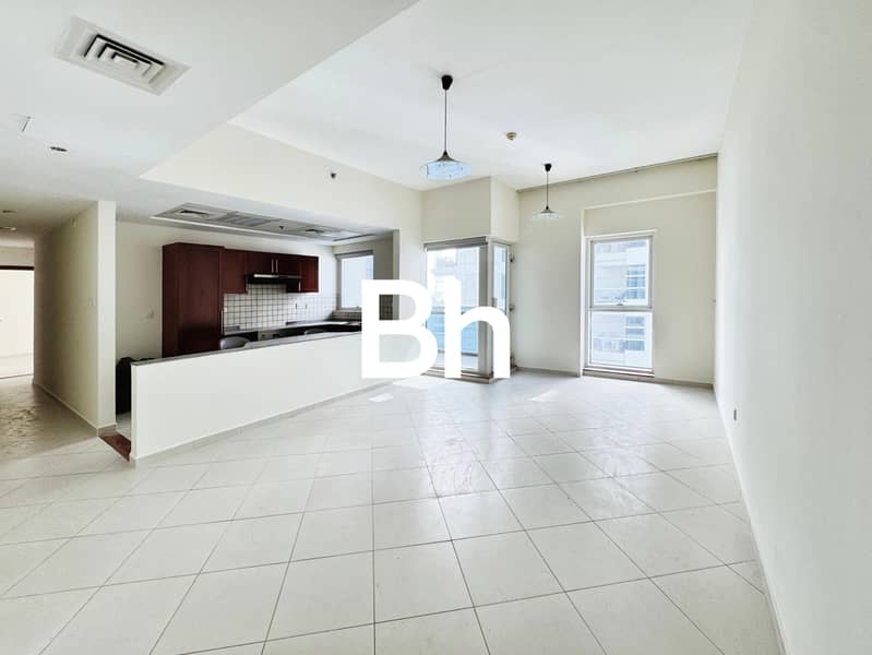Vacant I Spacious Layout I Chiller free Vacant I Spacious Layout I Chiller free