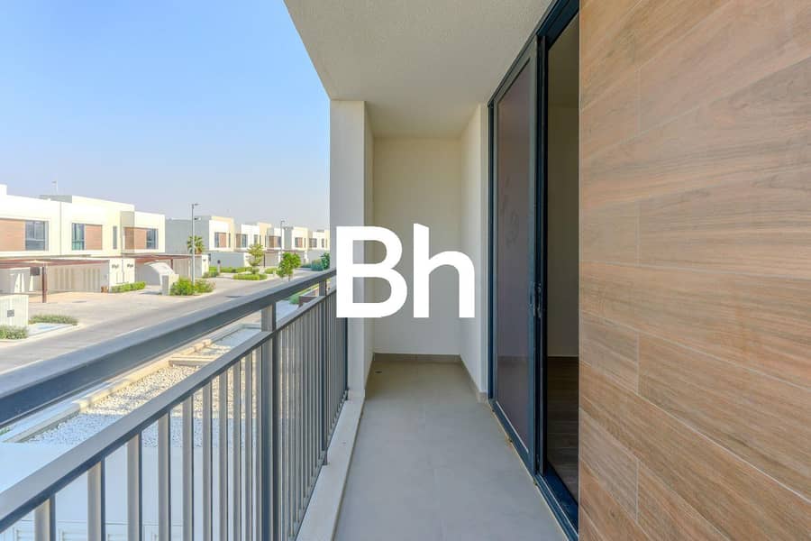 Lively | End Unit | Community Centre Row Lively | End Unit | Community Centre Row