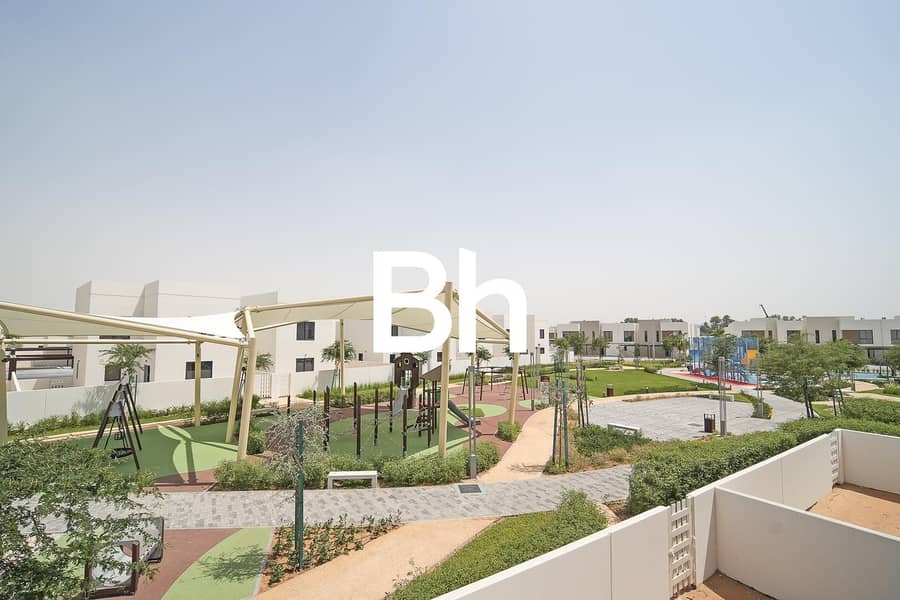 Single Row | Corner Unit | Vibrant | Spacious Single Row | Corner Unit | Vibrant | Spacious