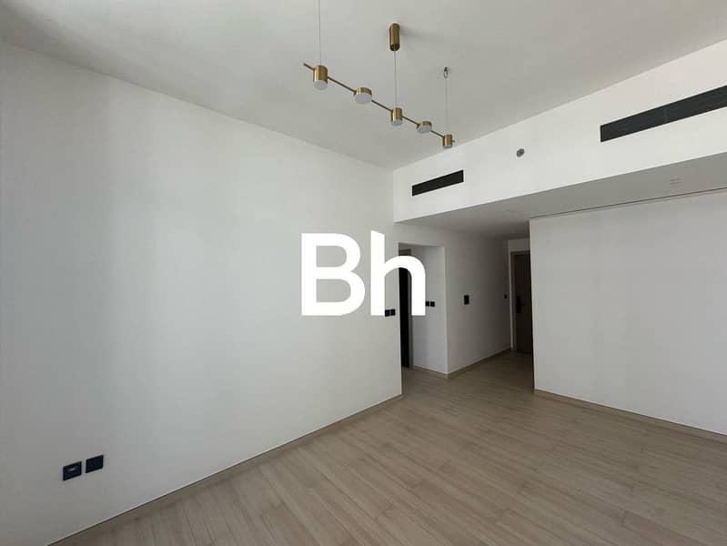 Closed Kitchen | Brand New | Corner Unit Closed Kitchen | Brand New | Corner Unit