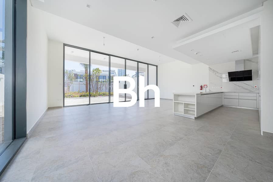 Extended Plot | Backing Parkway | Vacant Extended Plot | Backing Parkway | Vacant
