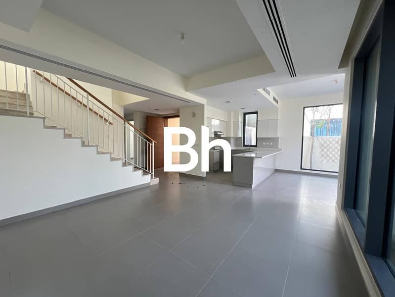 位于迪拜山庄,枫叶社区,枫叶1号公寓 5 卧室的联排别墅 340000 AED - 11365665 位于迪拜山庄,枫叶社区,枫叶1号公寓 5 卧室的联排别墅 340000 AED - 11365665