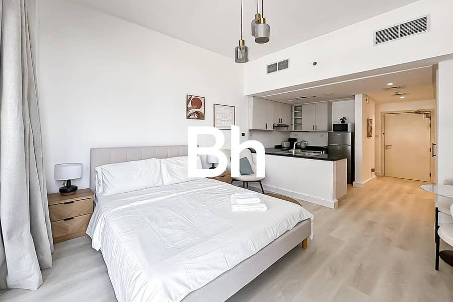 Vacant Now | Upgraded | Furnished | Golf View Vacant Now | Upgraded | Furnished | Golf View