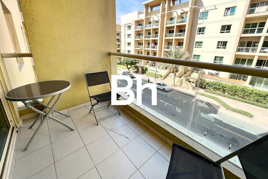 Available| unfurnished| with kitchen appliances Available| unfurnished| with kitchen appliances