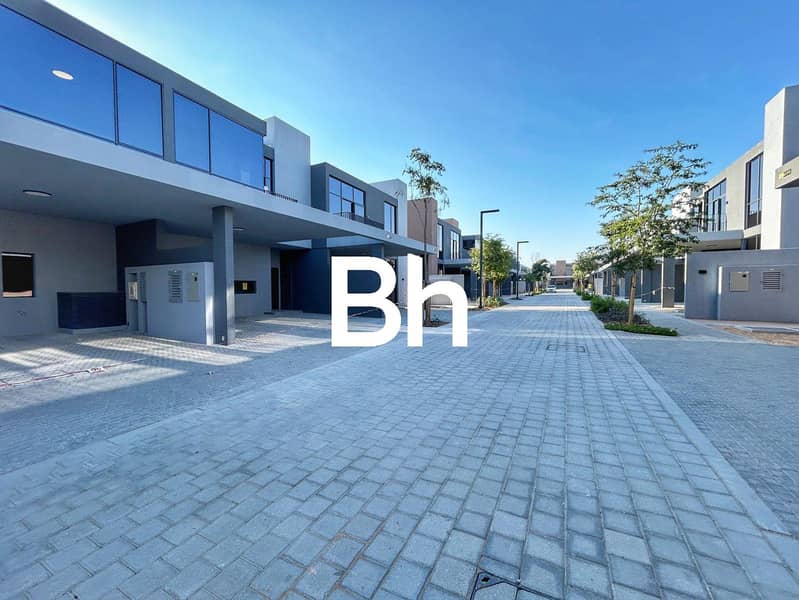 Resale Corner Single Row | 3 BR Corner | Robinia Resale Corner Single Row | 3 BR Corner | Robinia