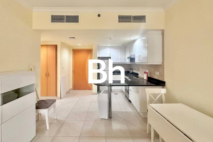 Lake View | Next to Metro | Fully Furnished Lake View | Next to Metro | Fully Furnished