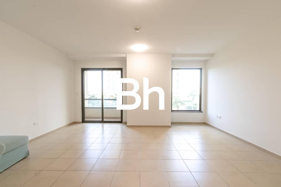 Vacant | Spacious | Easy Viewing Vacant | Spacious | Easy Viewing