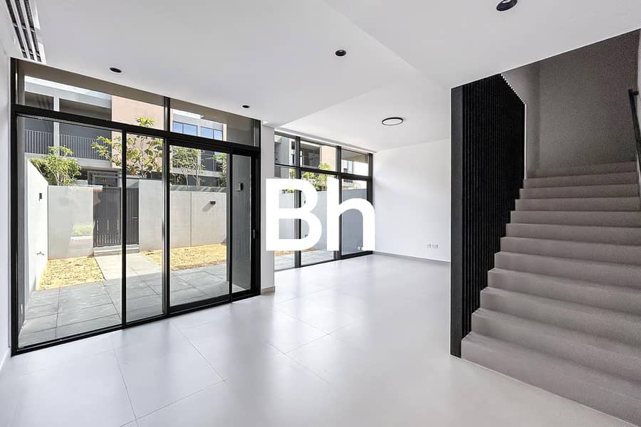 Spacious Bedrooms | Closed Kitchen | Freehold Spacious Bedrooms | Closed Kitchen | Freehold