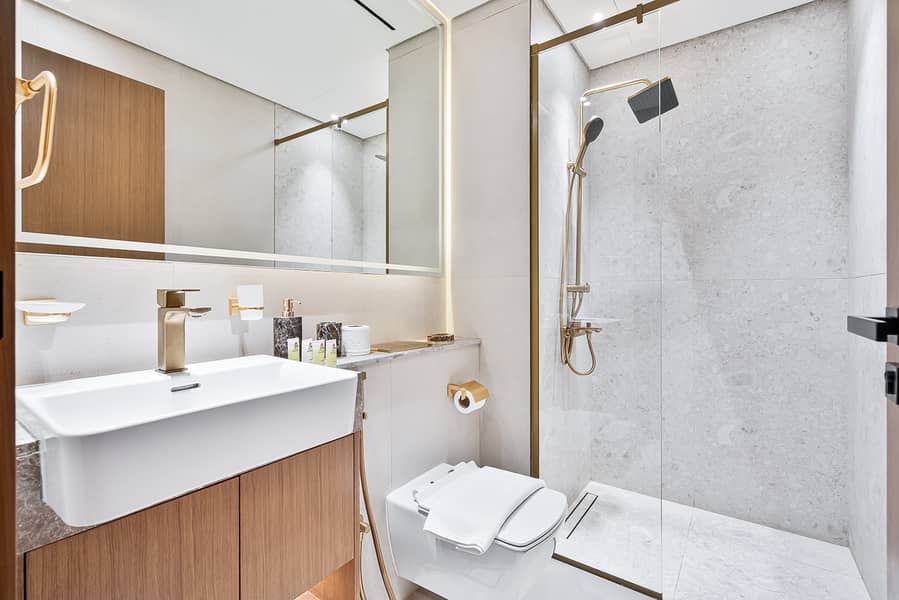 13 Full bathroom (3). jpeg