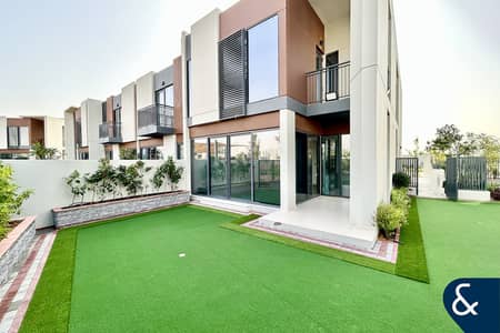 4 Bedroom Villa for Sale in Dubailand, Dubai - 4 Bedrooms | Park Backing | Corner Unit