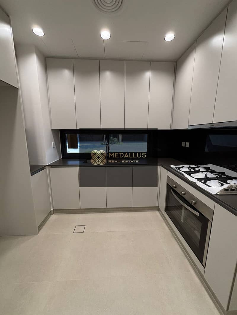 5 277e44e5-78c8-49aa-a061-15abccca9bd9. JPG