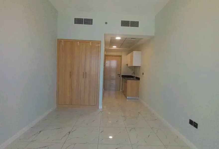 Vacant | Near Metro | Spacious Layout Vacant | Near Metro | Spacious Layout