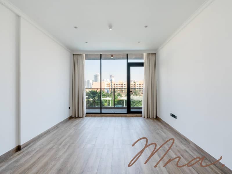Unfurnished | Spacious Contemporary Living