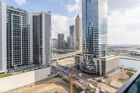 Studio for Rent in Business Bay, Dubai - Semi Furnished Higher Floor Apt available Now