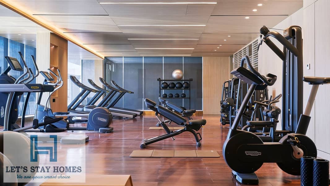 12 2000px-hotel-okura-manila-gym. jpg