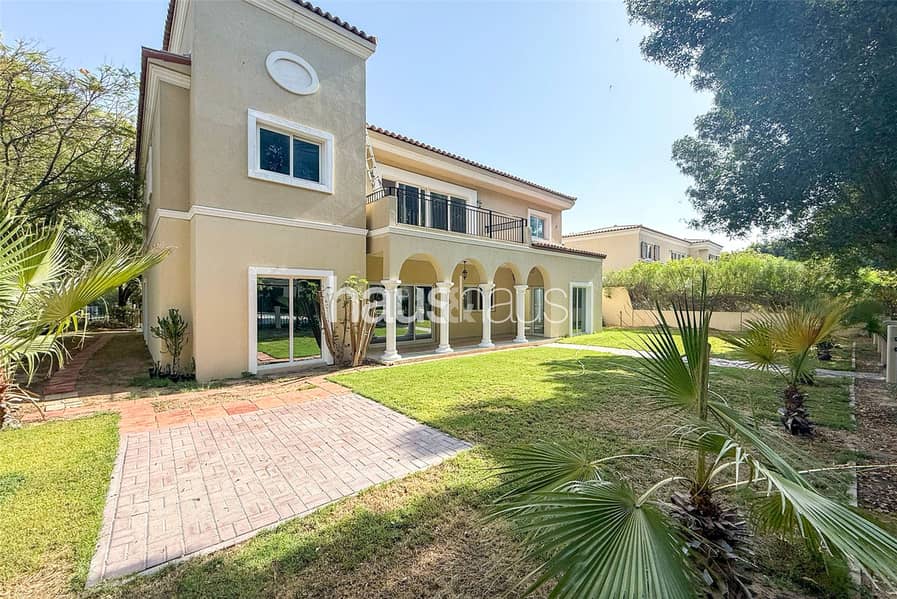 Vacant Now | Corner Plot | Cul De Sac Location Vacant Now | Corner Plot | Cul De Sac Location
