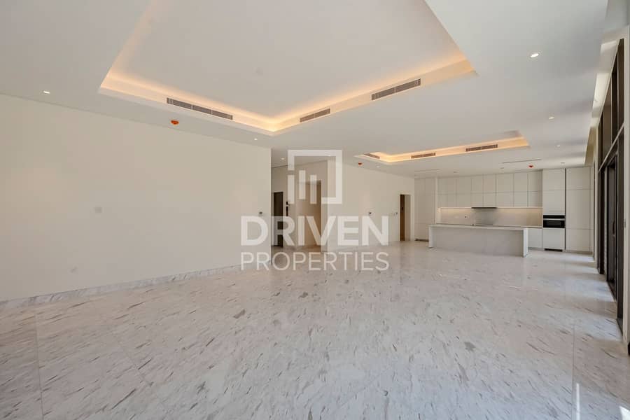 Luxury Villa with Private Pool and Elevator Luxury Villa with Private Pool and Elevator