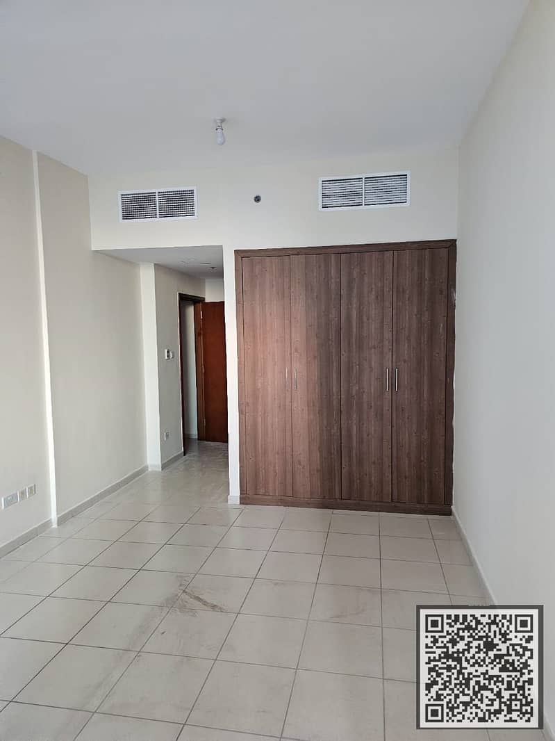 12 3d92ff43-b028-4186-9463-140a9b978807. jpg