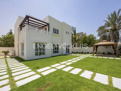 4 Bedroom Villa for Rent in The Meadows, Dubai - Stunning Golf View | Upgraded | Cul-De-Sac Living