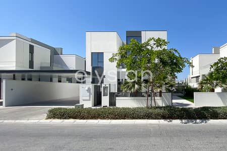 4 Bedroom Villa for Sale in Al Furjan, Dubai - Custom Pool | Single Row | High End