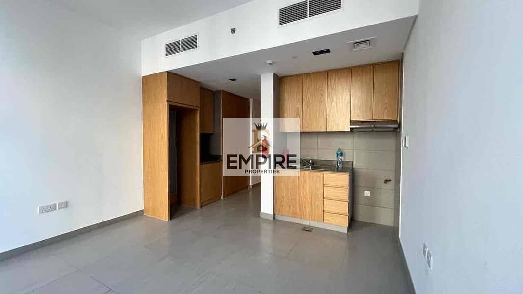 ad0784e8-5aaf-4166-bed4-aee5df06350e. jpg ad0784e8-5aaf-4166-bed4-aee5df06350e. jpg