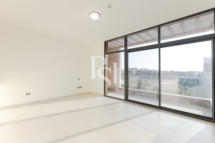 6 west-yas-yas-island-abudhabi_-master-bedroom (5). JPG