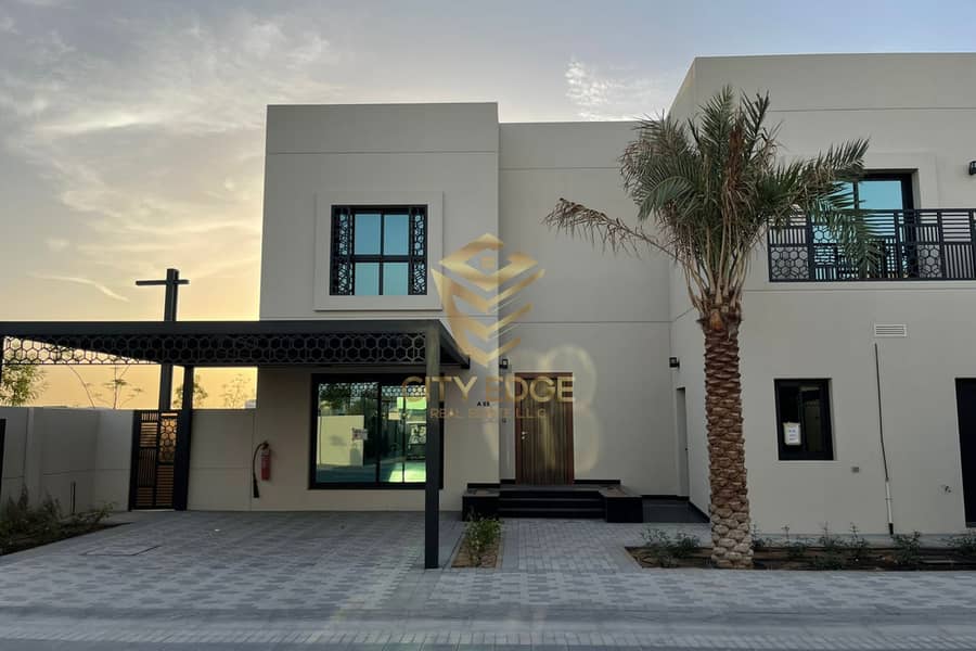 Modern Lay out | Bright 5 Bed Villa | Freehold Modern Lay out | Bright 5 Bed Villa | Freehold