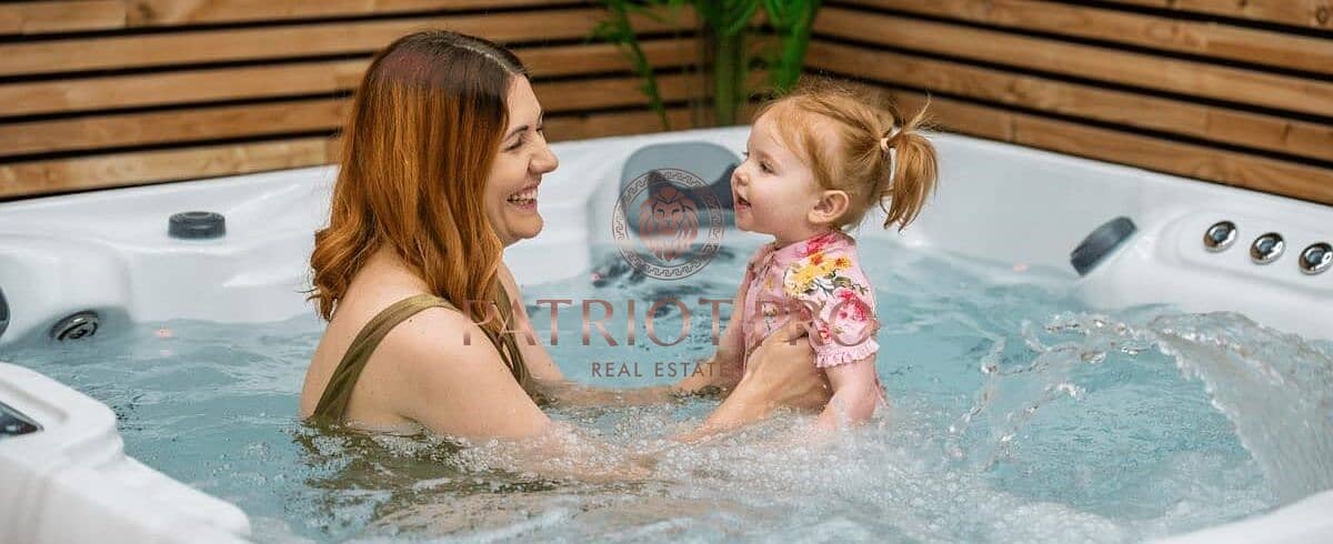 21 Jacuzzi-vs-Hot-Tub-hero-1200x490. jpeg