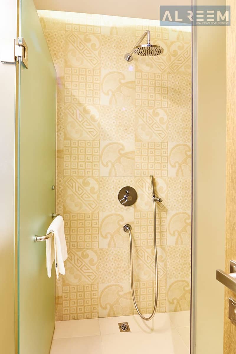 4 Bathroom_7. jpg